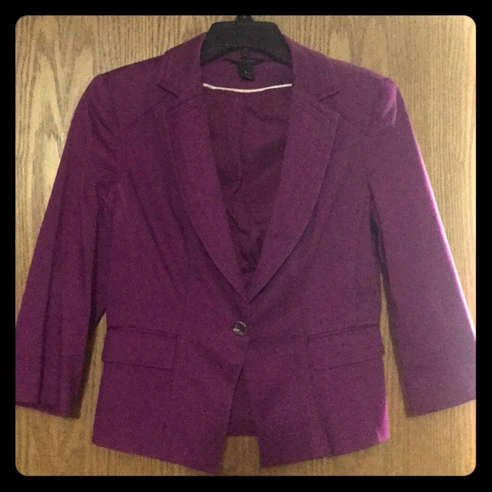 Beautiful WHBM plum jacket in size 8!
